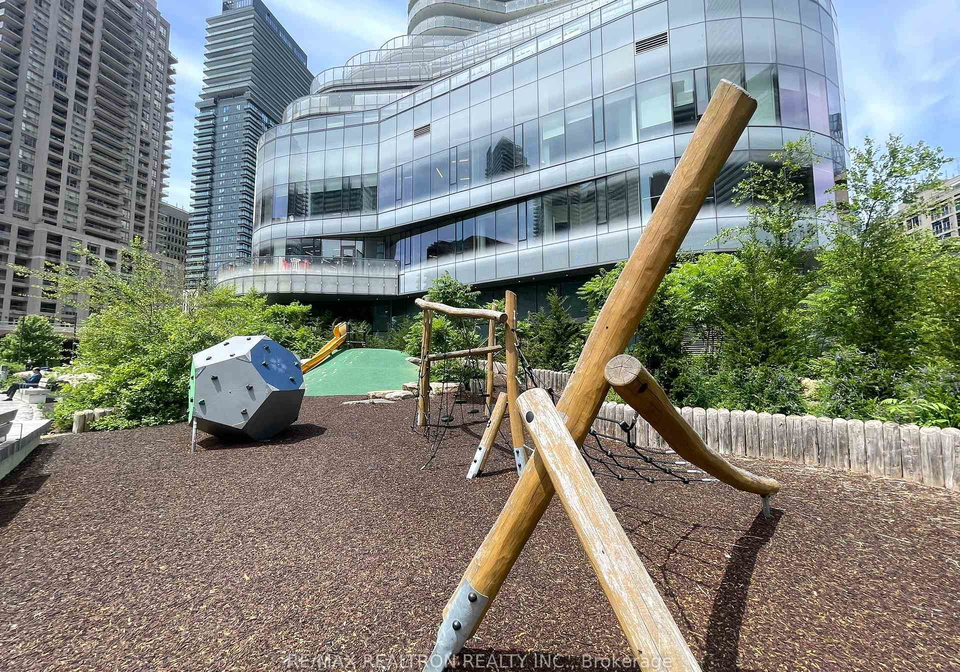 11-wellesley-street-w-toronto-ontario-c12231294