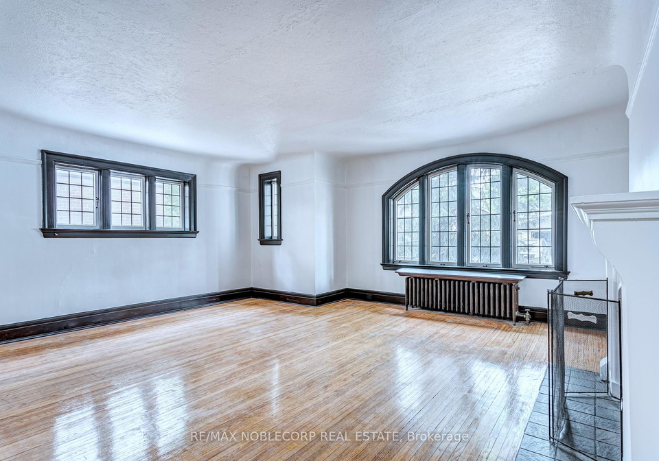 809-duplex-avenue-toronto-ontario-c12231661