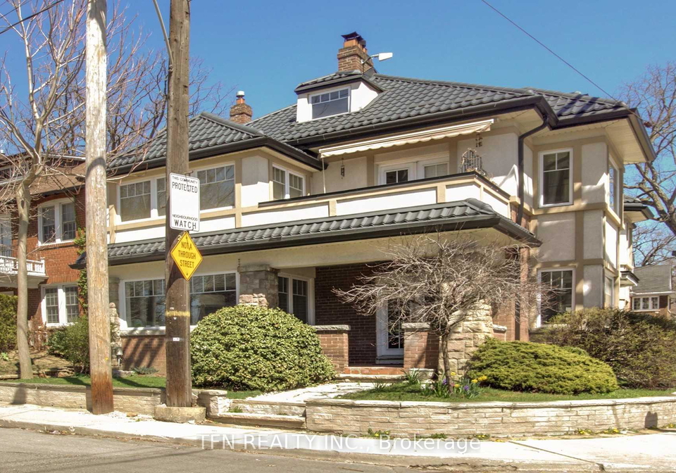 250-st-clair-avenue-e-toronto-ontario-c12231747