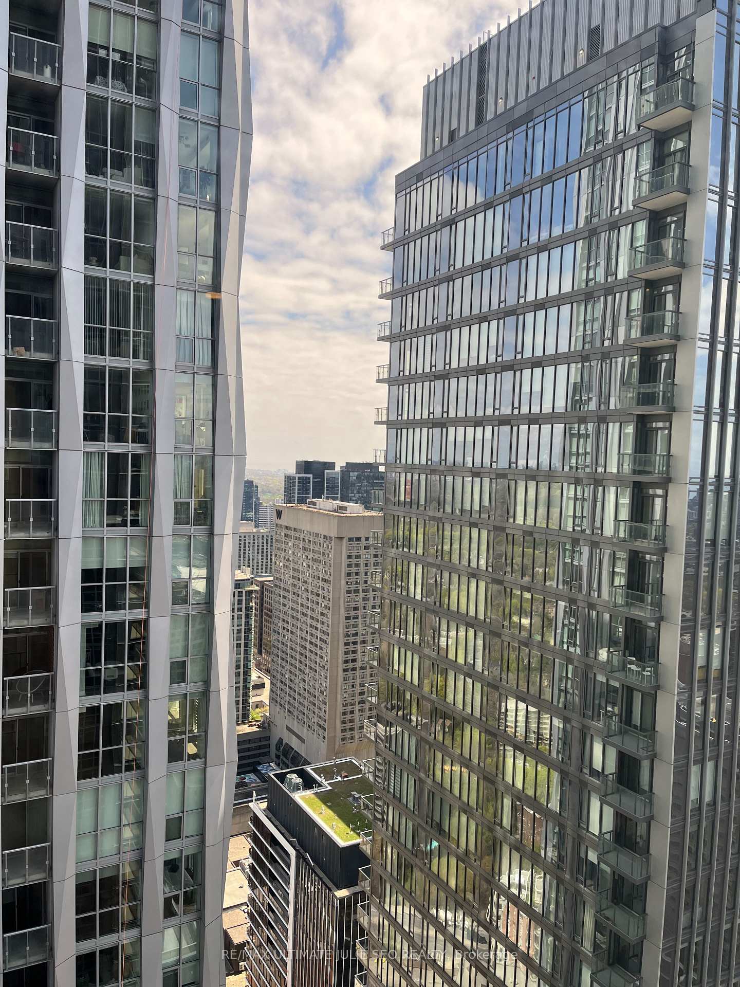 11-yorkville-avenue-toronto-ontario-c12232105