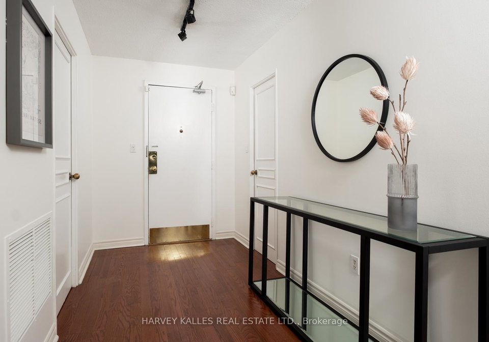 135-george-street-s-toronto-ontario-c12232477
