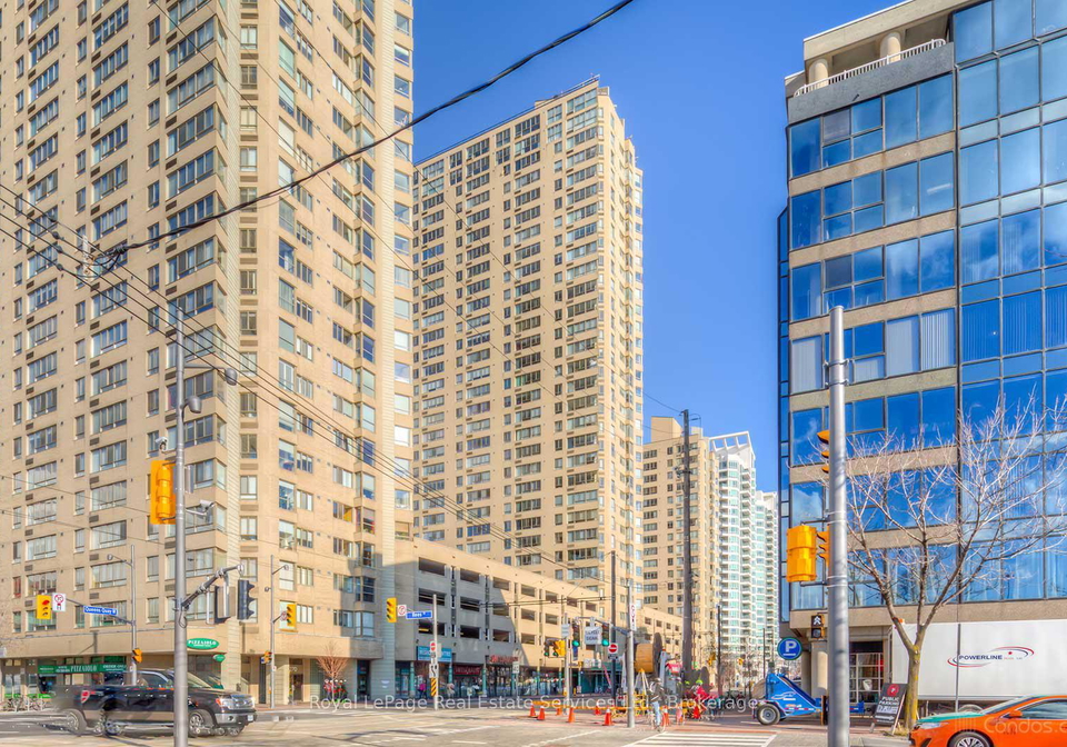 260-queens-quay-w-toronto-ontario-c12232674