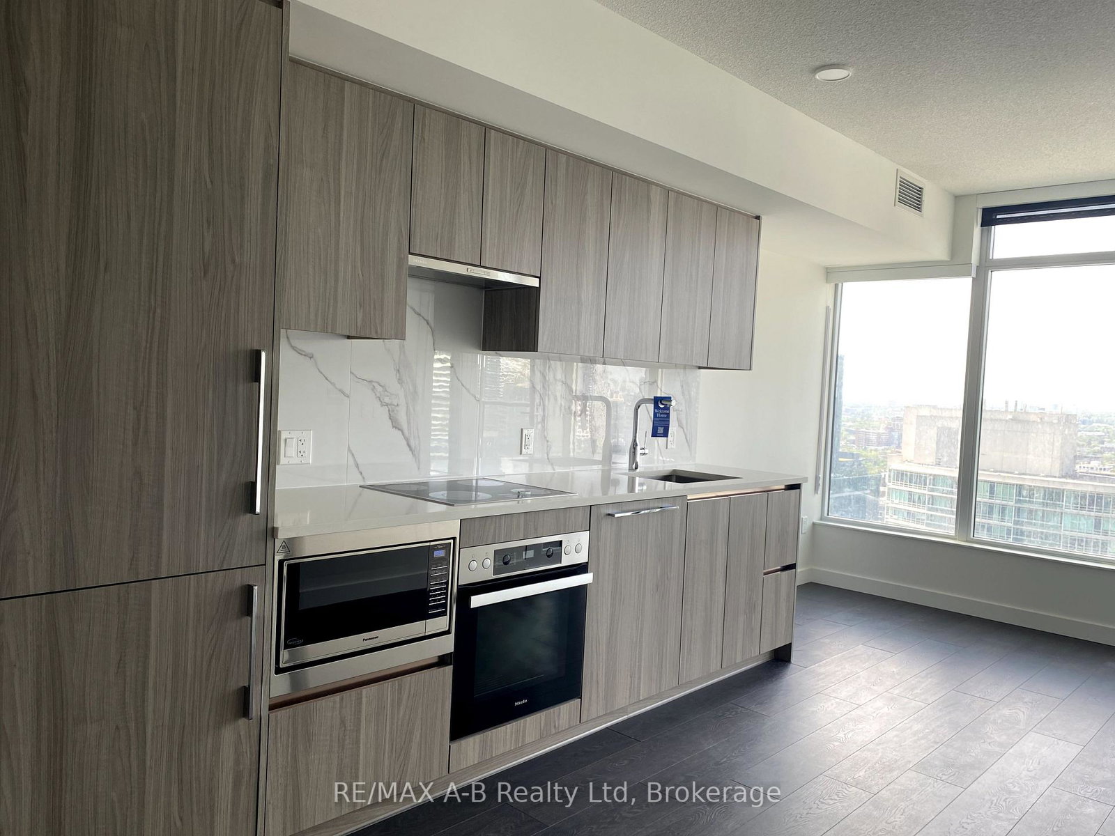 1-concord-cityplace-way-toronto-ontario-c12232802