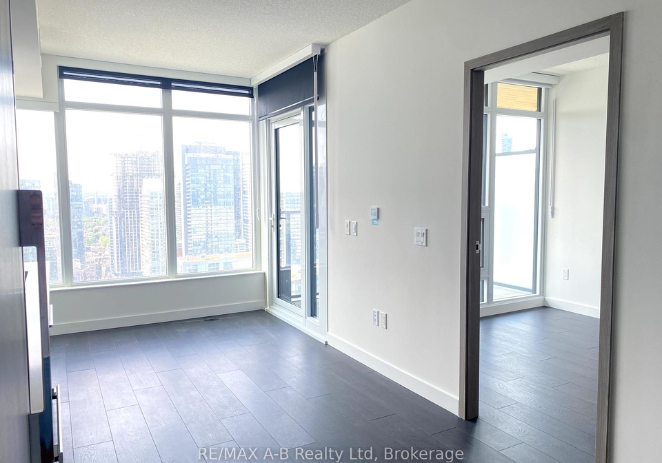 1-concord-cityplace-way-toronto-ontario-c12232802