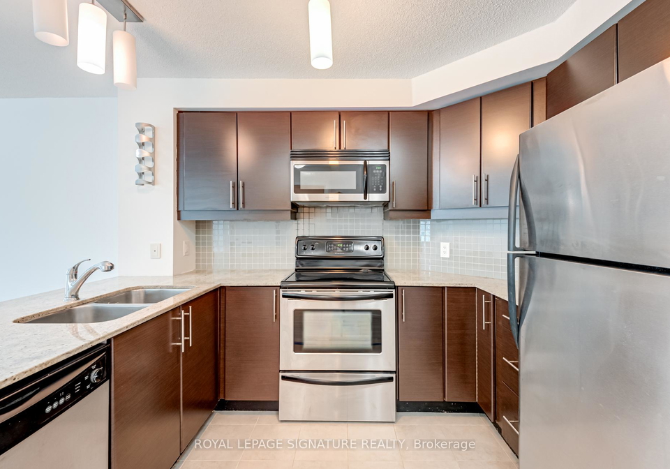 18-harbour-street-toronto-ontario-c12232923
