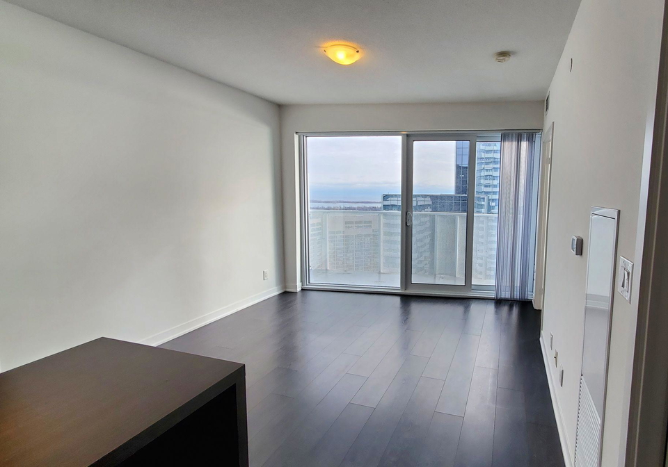 100-harbour-street-toronto-ontario-c12233123