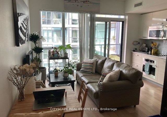 210-simcoe-street-toronto-ontario-c12233408