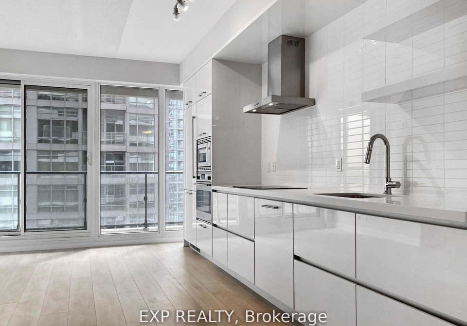 2221-yonge-street-toronto-ontario-c12233458