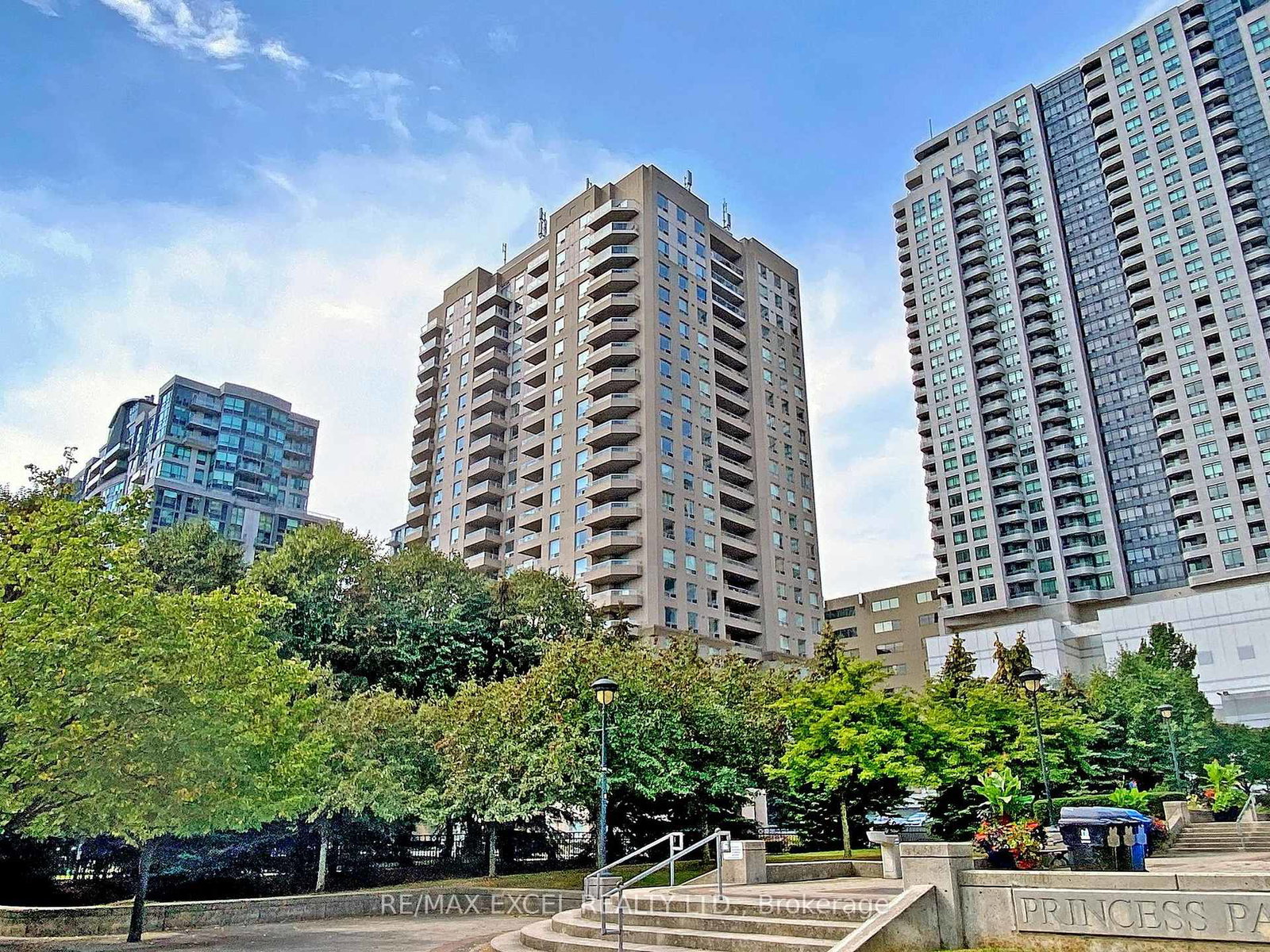 18-hillcrest-avenue-north-york-ontario-c12233716