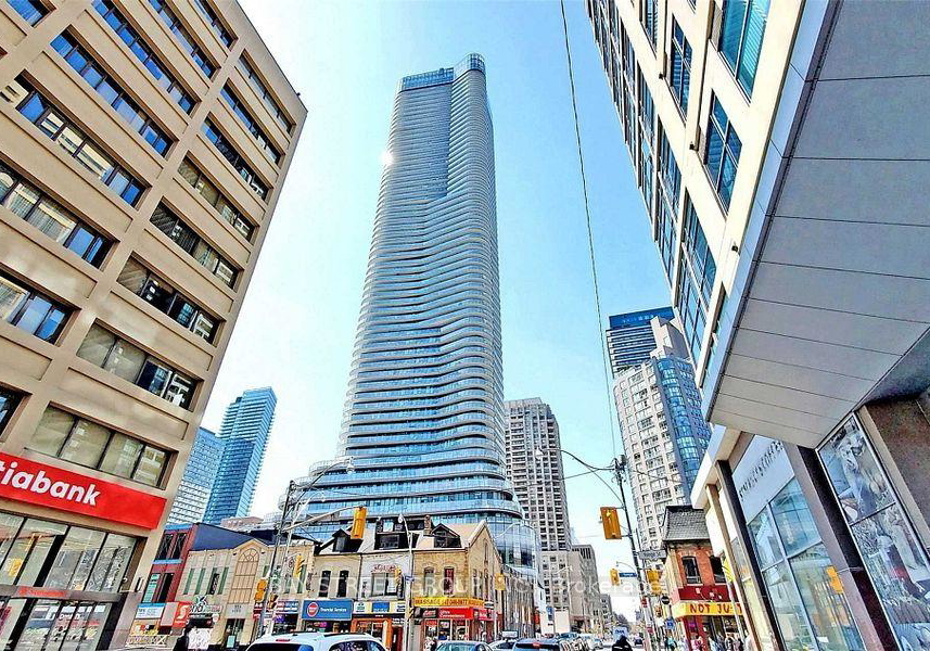 11-wellesley-street-w-toronto-ontario-c12233849