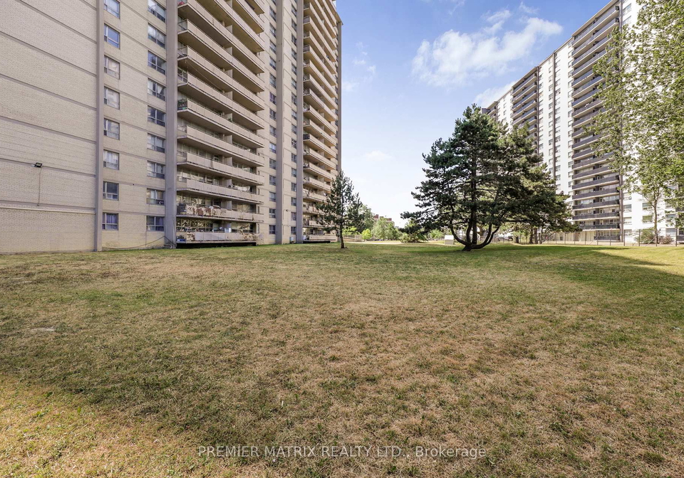 65-thorncliffe-park-drive-east-york-ontario-c12234024