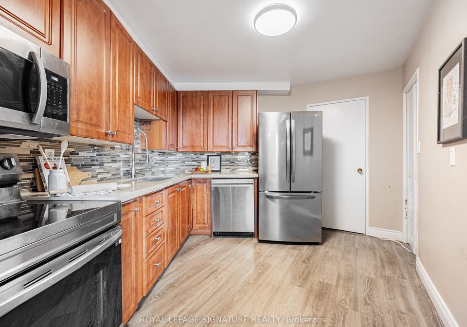 5-shady-golfway-east-york-ontario-c12234258