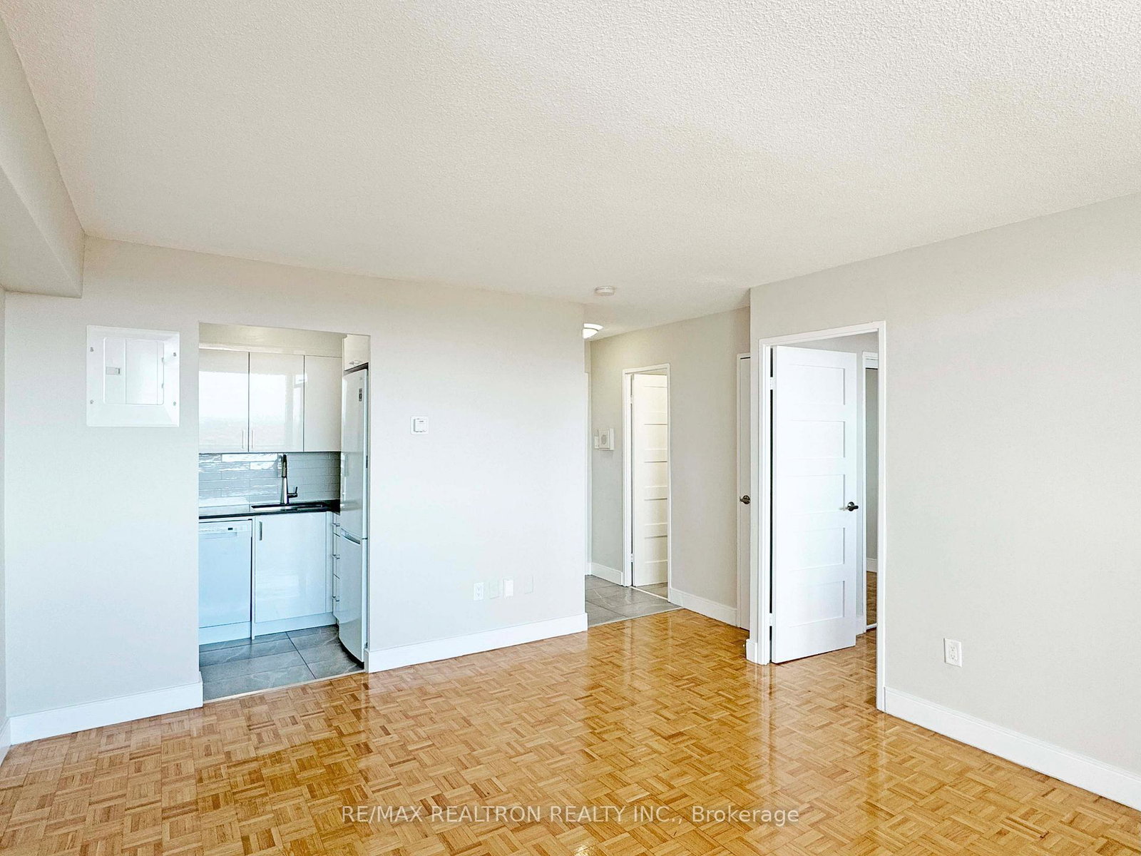 666-spadina-avenue-toronto-ontario-c12234973