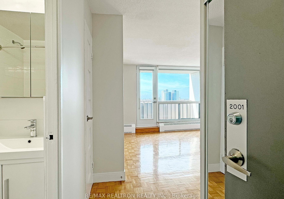 666-spadina-avenue-toronto-ontario-c12234973