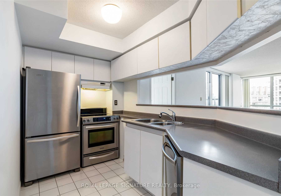 24-wellesley-street-w-toronto-ontario-c12235092