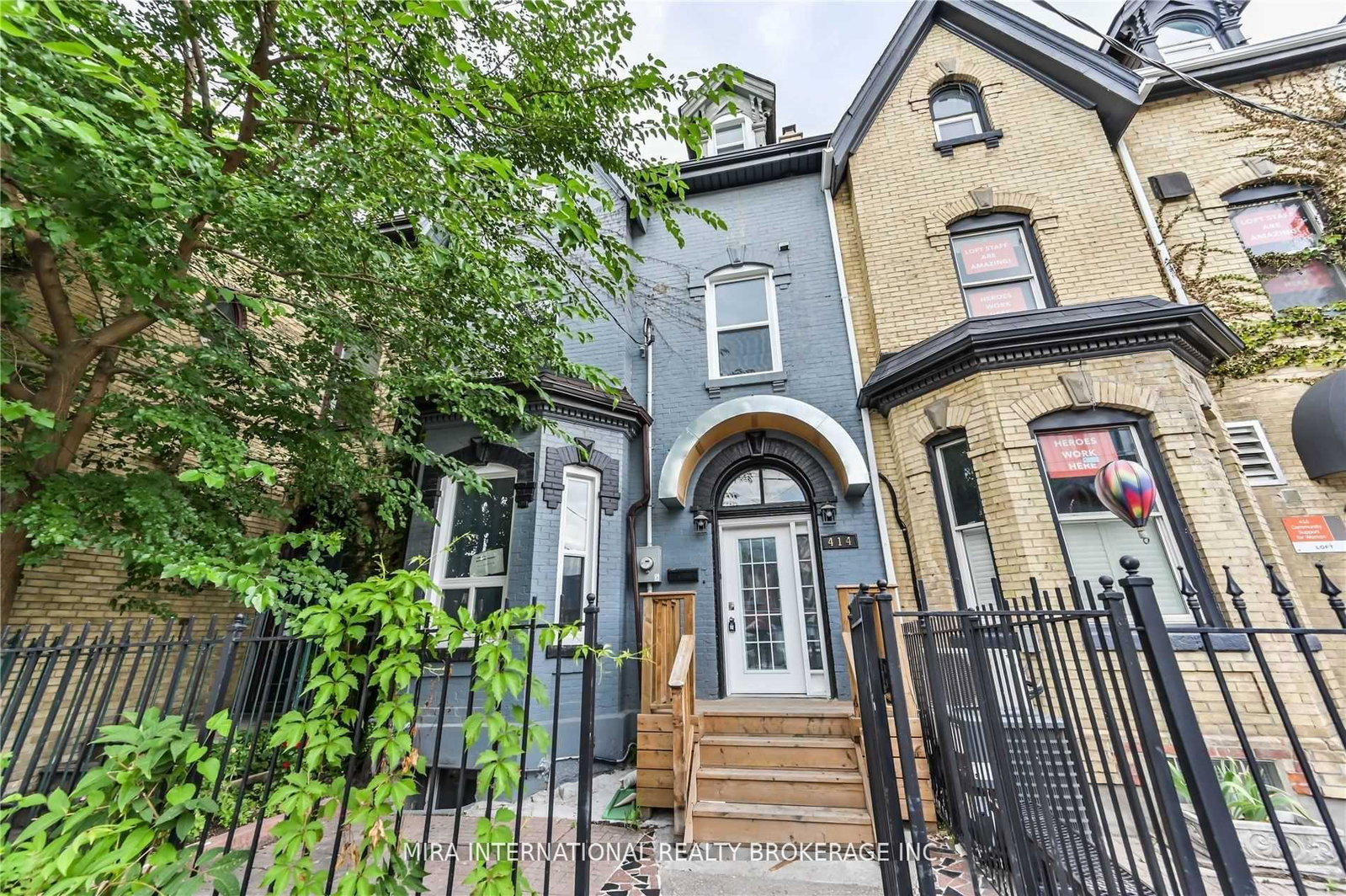 414-dundas-street-e-toronto-ontario-c12235174