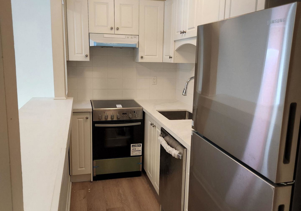 556-spadina-crescent-toronto-ontario-c12235230
