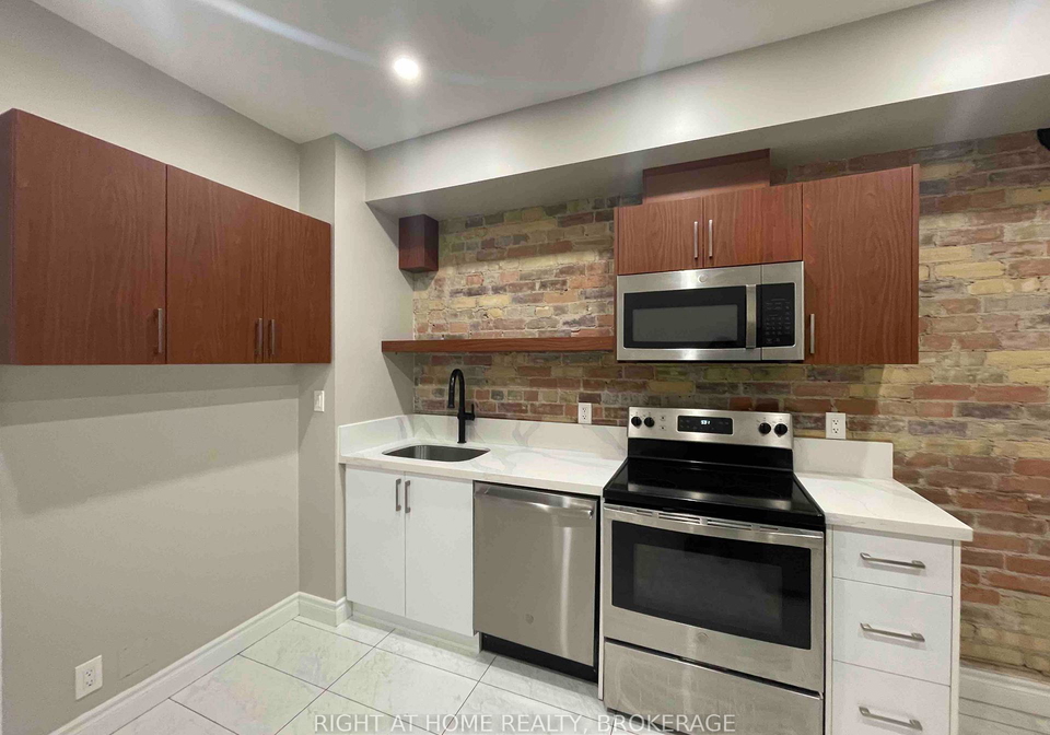 178-spadina-road-toronto-ontario-c12235323