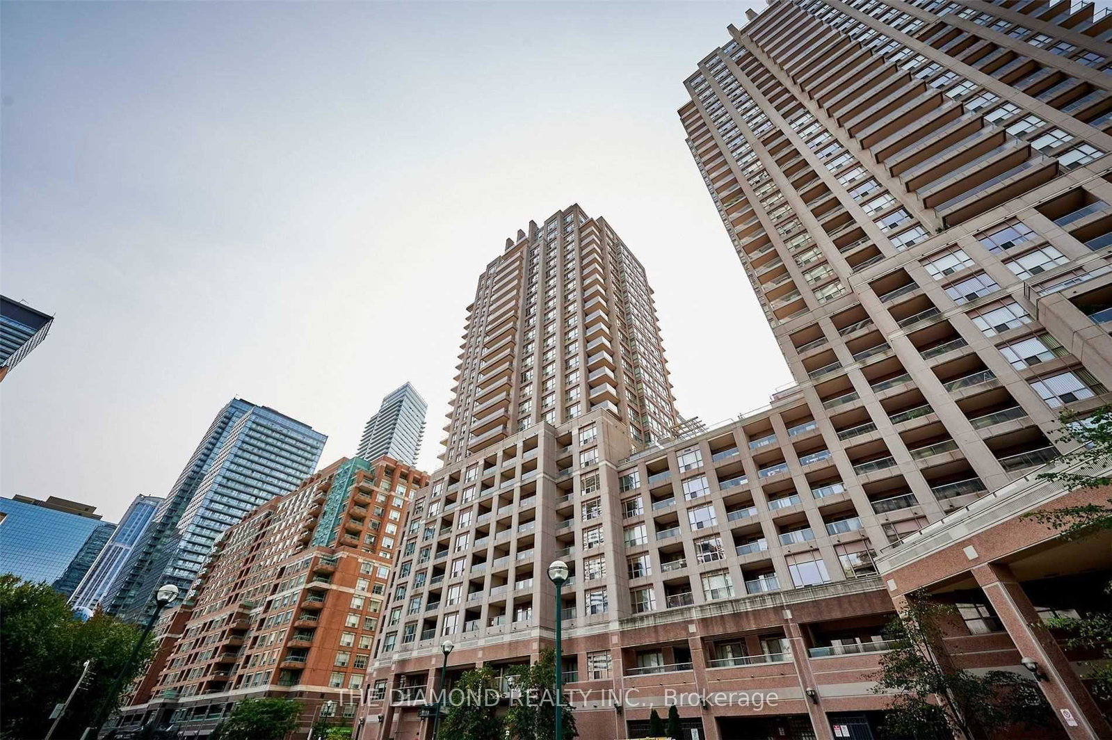 909-bay-street-toronto-ontario-c12235511