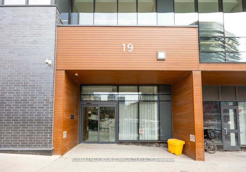 19-western-battery-road-toronto-ontario-c12235782