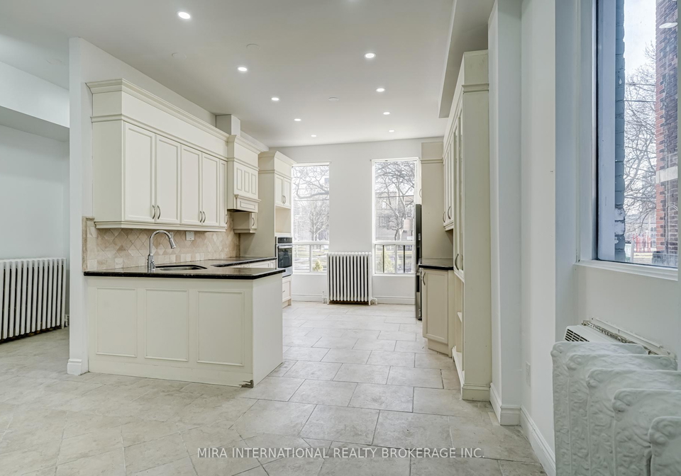 180-sherbourne-street-toronto-ontario-c12235934