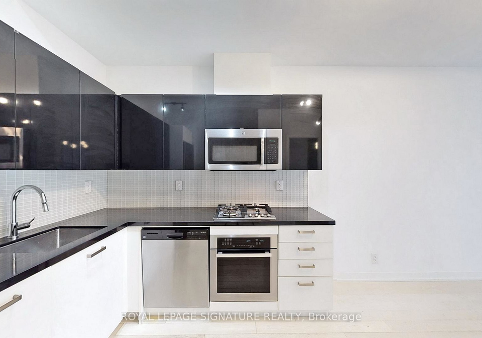 39-brant-street-toronto-ontario-c12236481
