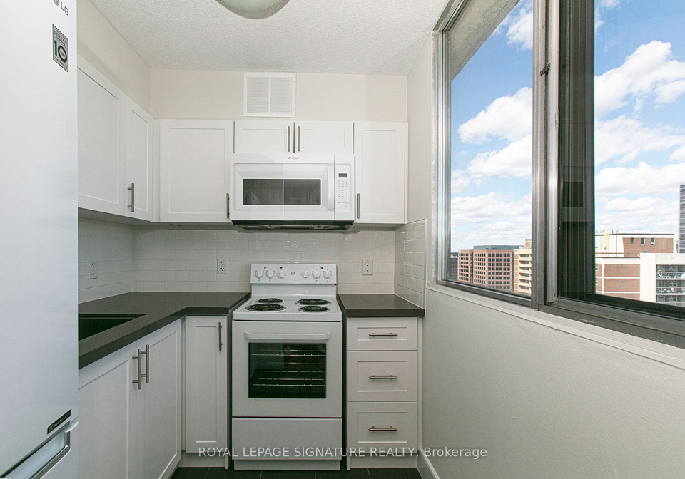 33-isabella-street-toronto-ontario-c12236620