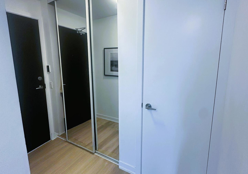87-peter-street-toronto-ontario-c12236887