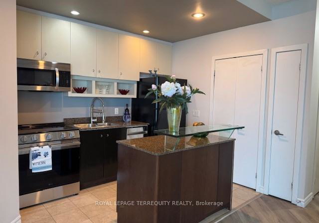 8-york-street-toronto-ontario-c12236912