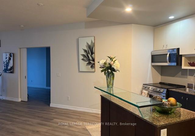 8-york-street-toronto-ontario-c12236912