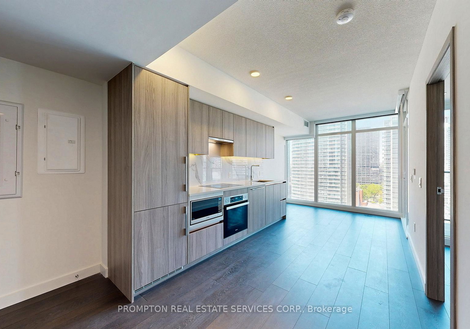 1-concord-cityplace-way-toronto-ontario-c12237095