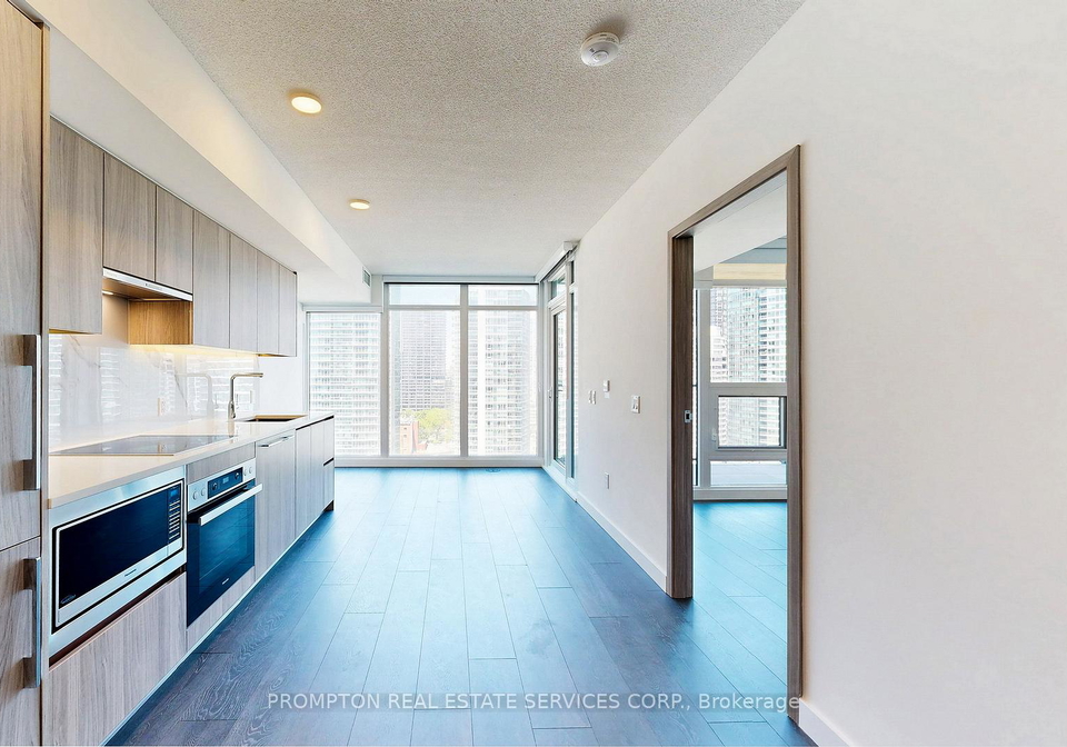 1-concord-cityplace-way-toronto-ontario-c12237095