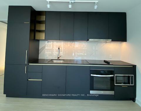 8-wellesley-street-w-toronto-ontario-c12237398