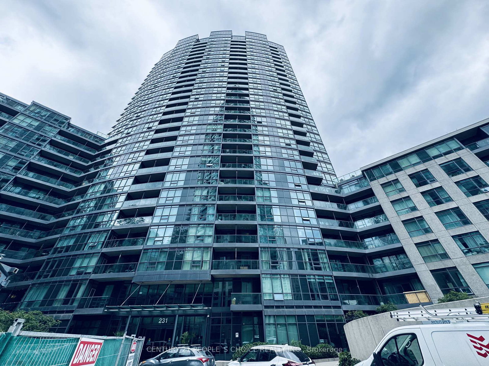 231-fort-york-boulevard-toronto-ontario-c12237522
