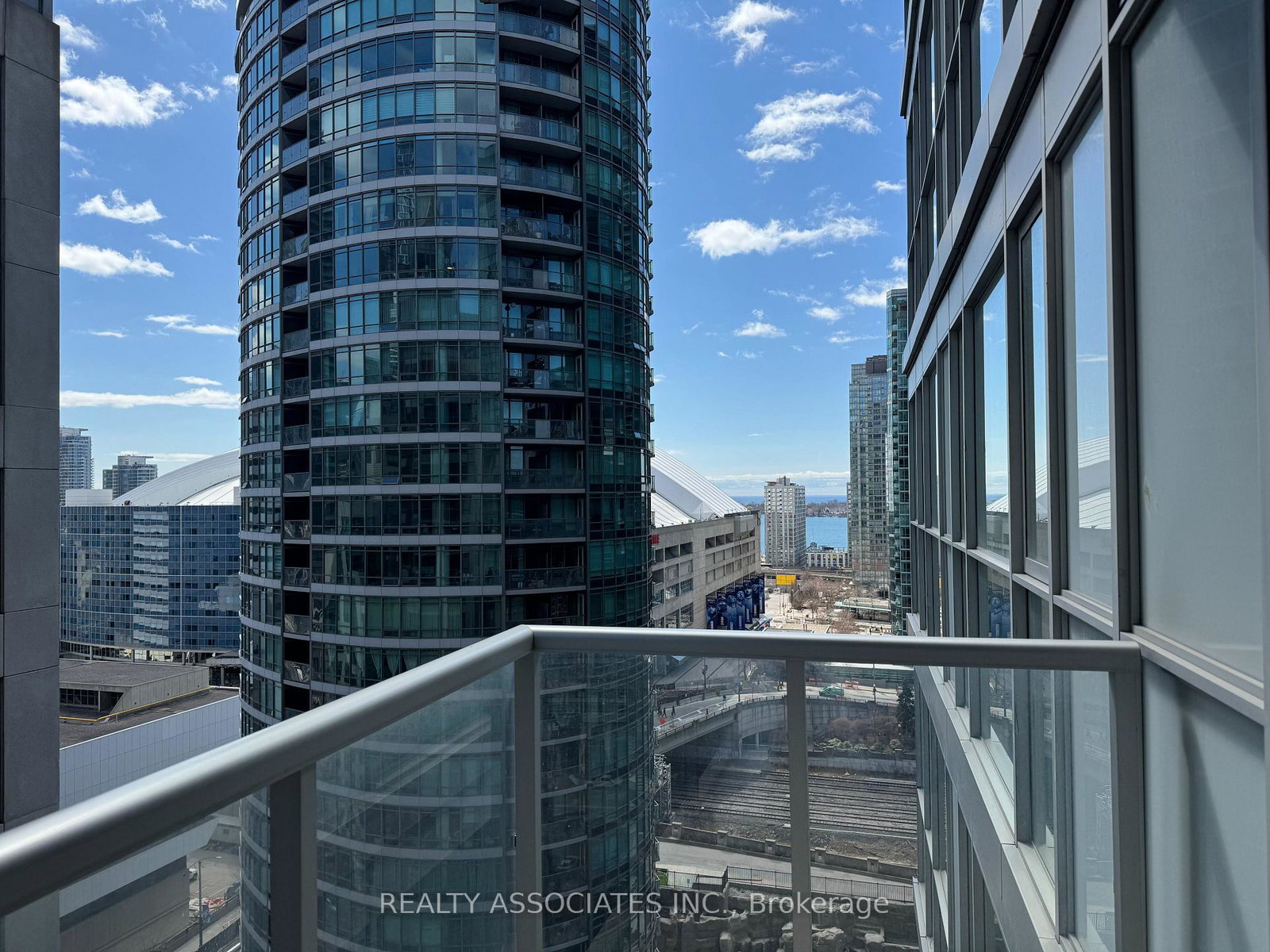 352-front-street-w-toronto-ontario-c12238011