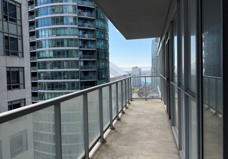 352-front-street-w-toronto-ontario-c12238011
