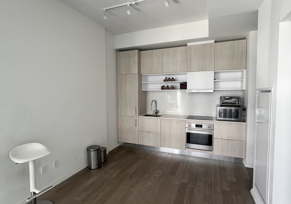 8-hillsdale-avenue-e-toronto-ontario-c12238090