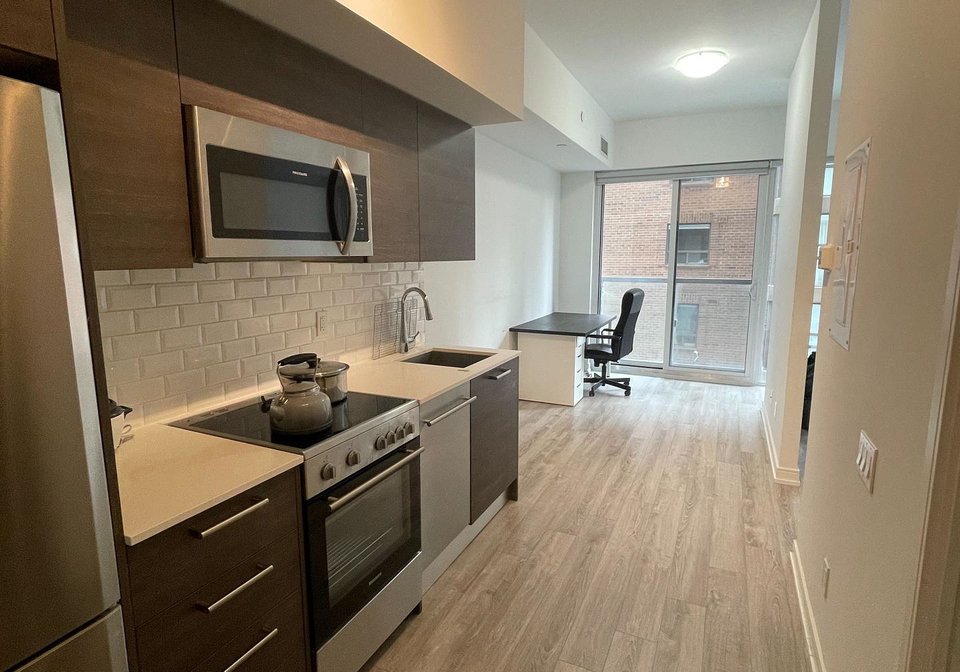 28-wellesley-street-e-toronto-ontario-c12238160