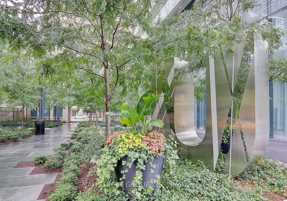 65-st-mary-street-toronto-ontario-c12238305