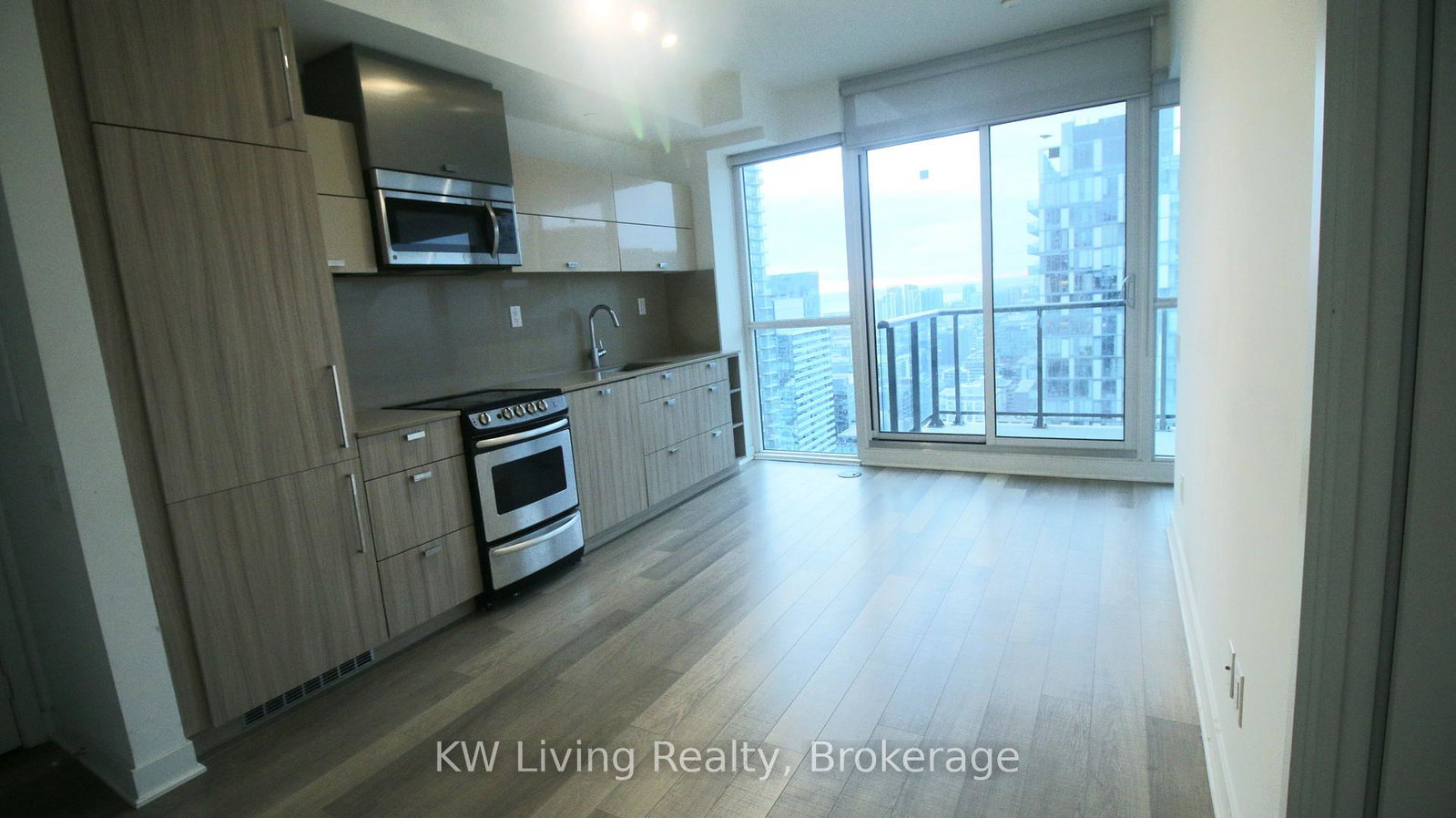 290-adelaide-street-w-toronto-ontario-c12238339