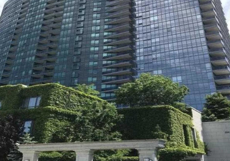 15-greenview-avenue-toronto-ontario-c12238430