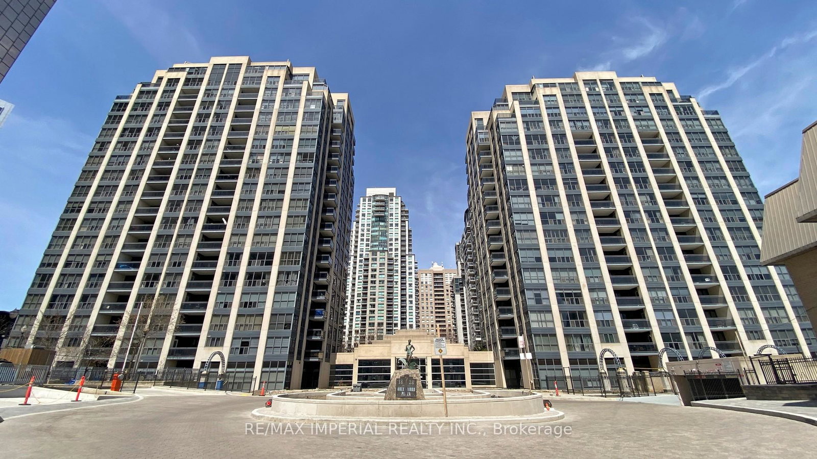 18-hollywood-avenue-north-york-ontario-c12238793