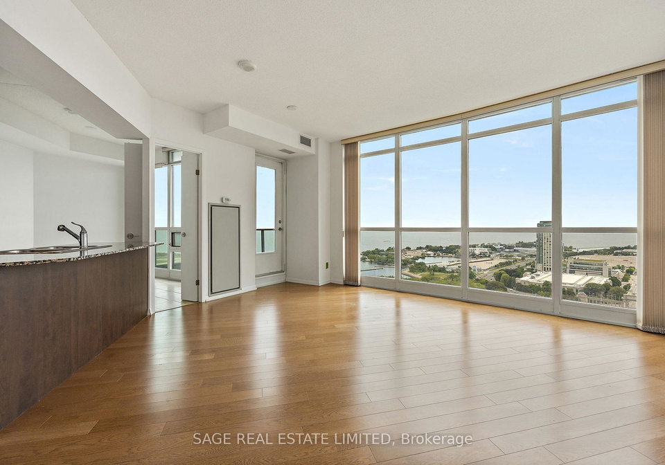 215-fort-york-boulevard-toronto-ontario-c12238893