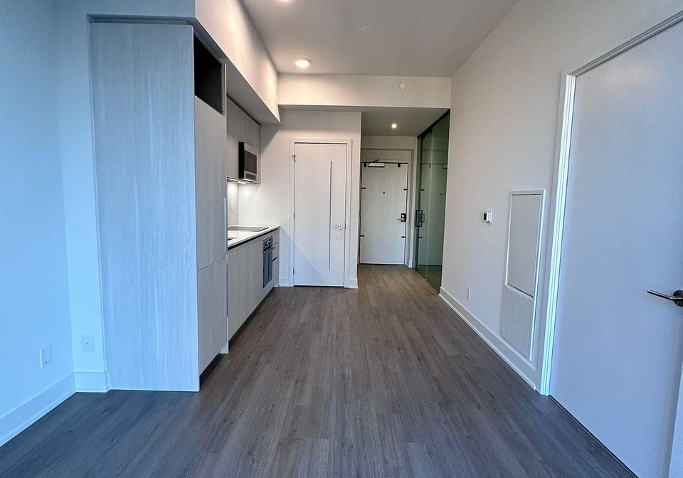 8-cumberland-street-toronto-ontario-c12239038