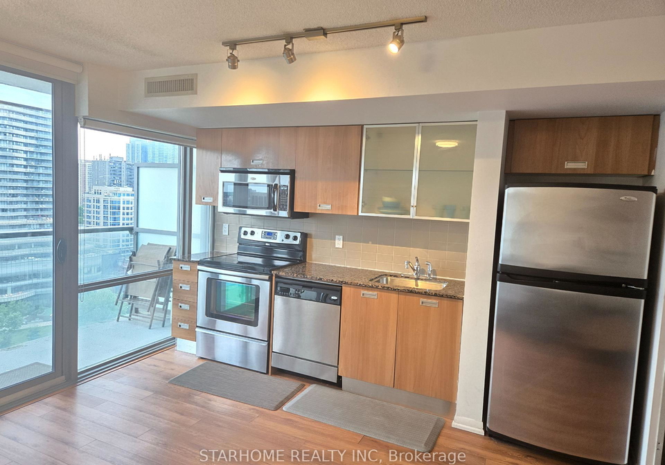 37-grosvenor-street-toronto-ontario-c12239239