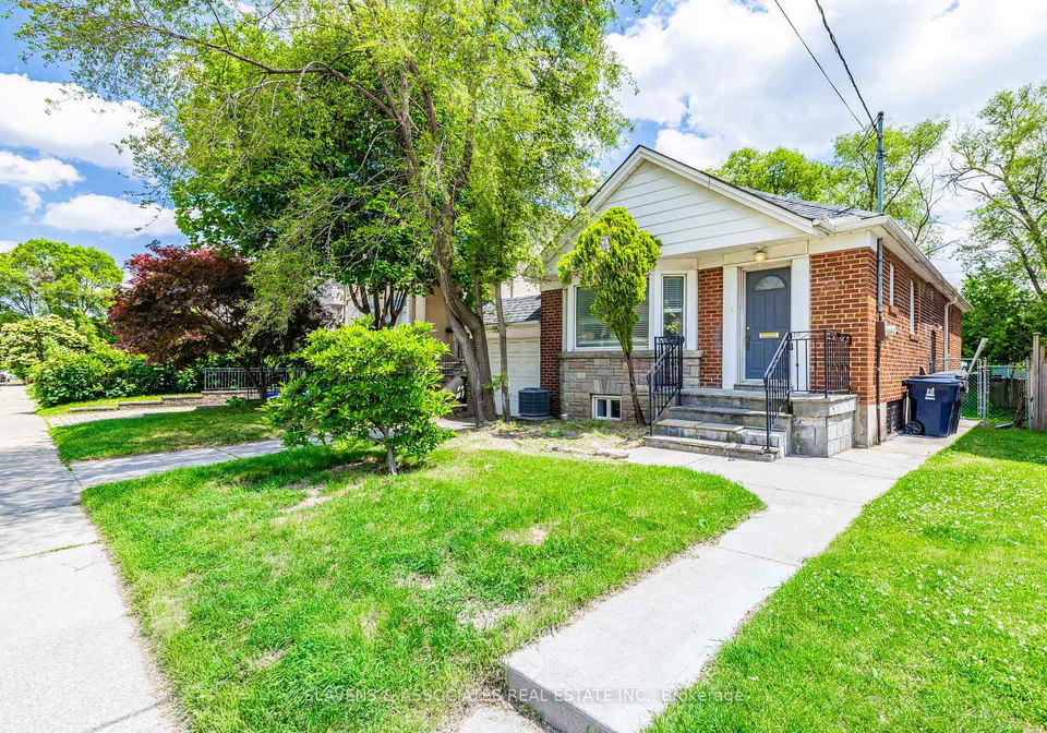 523-glengarry-avenue-toronto-ontario-c12239502