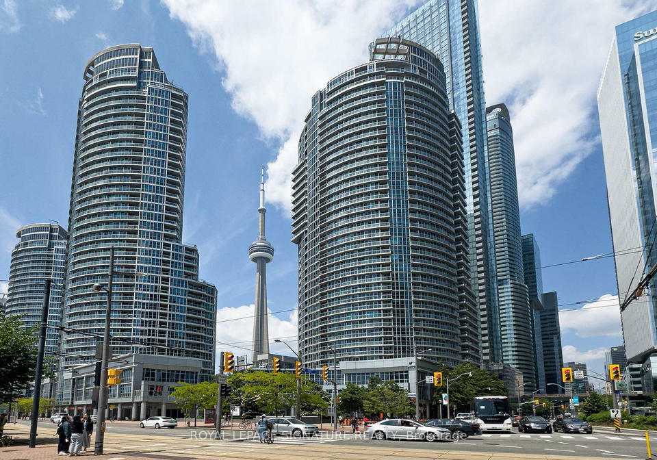208-queens-quay-w-toronto-ontario-c12239887