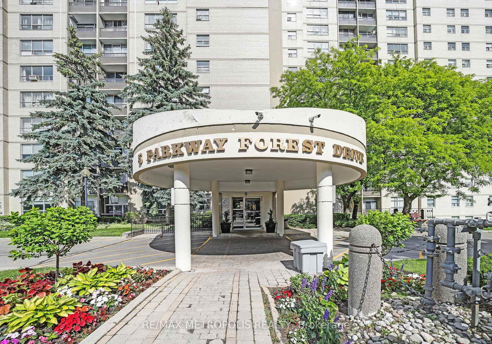 5-parkway-forest-drive-north-york-ontario-c12240255