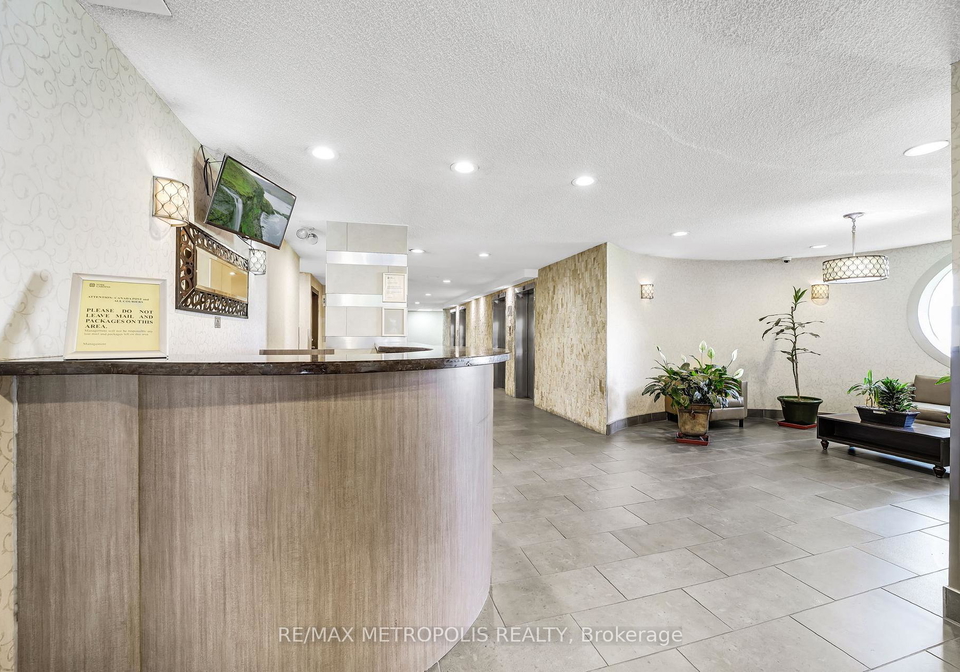 5-parkway-forest-drive-north-york-ontario-c12240255