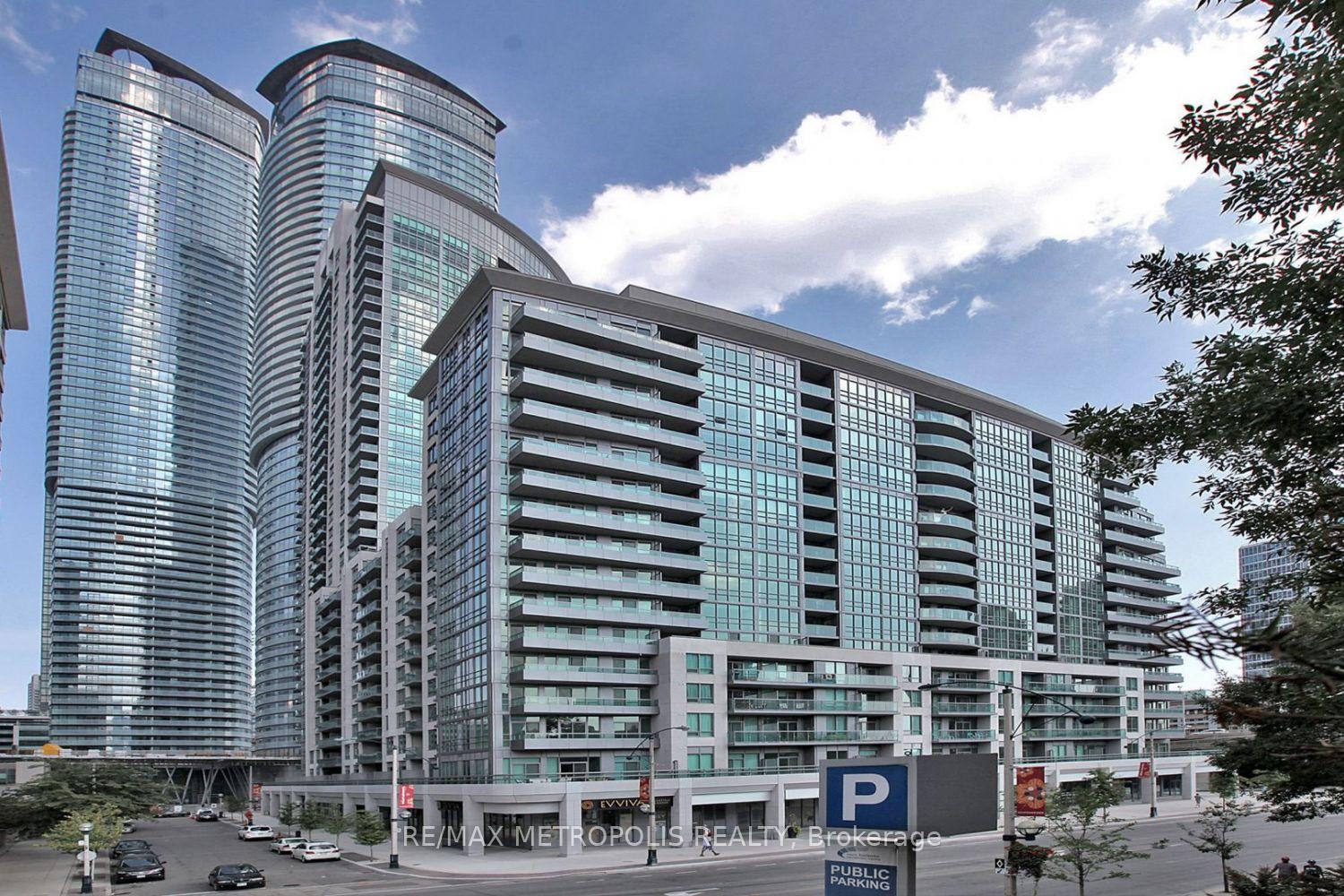 19-grand-trunk-crescent-toronto-ontario-c12240684